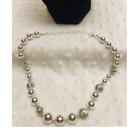 Vintage NRT Signed Silver Plated Knots & Balls Necklace & Earring Set - Picture 3 of 4